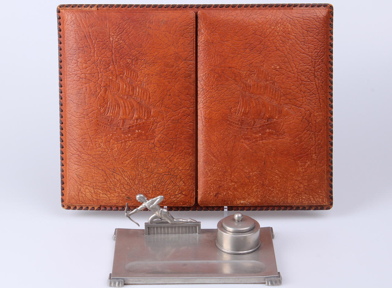 BLÄCKSTÄLL, Tenn, Jugend, Nyköping, samt skrivbordsunderlägg.