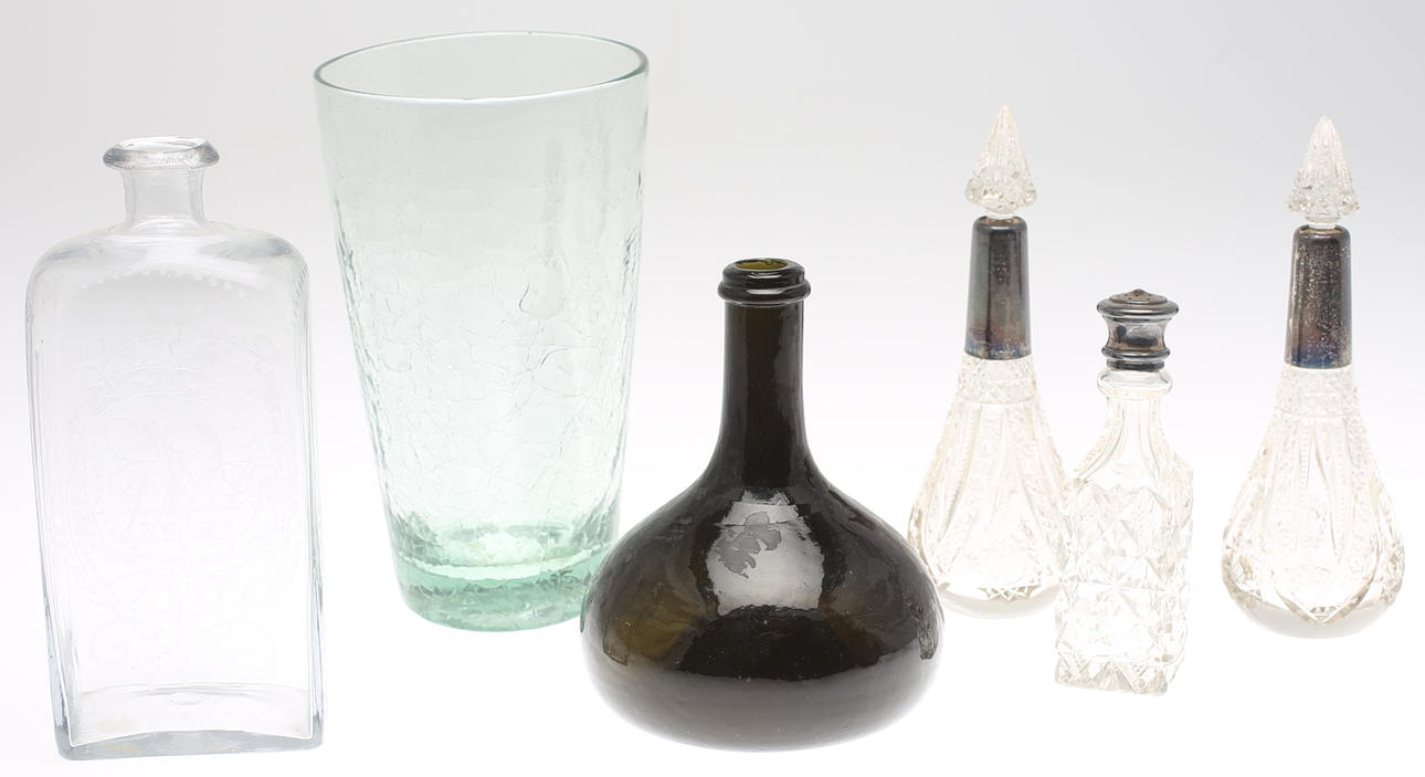 PARTI GLAS 6 st, brännvinsflaska 1800-tal, skansenglas, slipat glas.