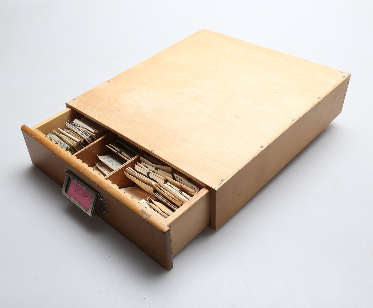 KLOCKGLAS, i trälåda, 1900-tal.