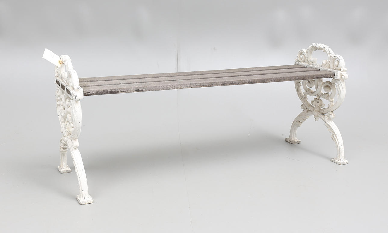 TRÄDGÅRDSBÄNK, trä och metall, 1900-tal.