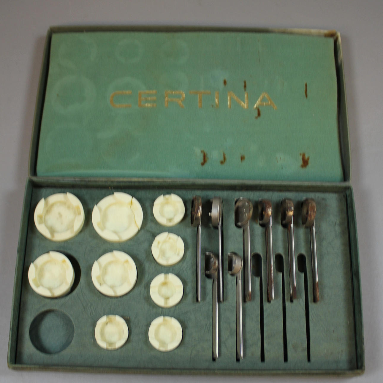 BOLIGVÆRKTØJ Certina i original æske.