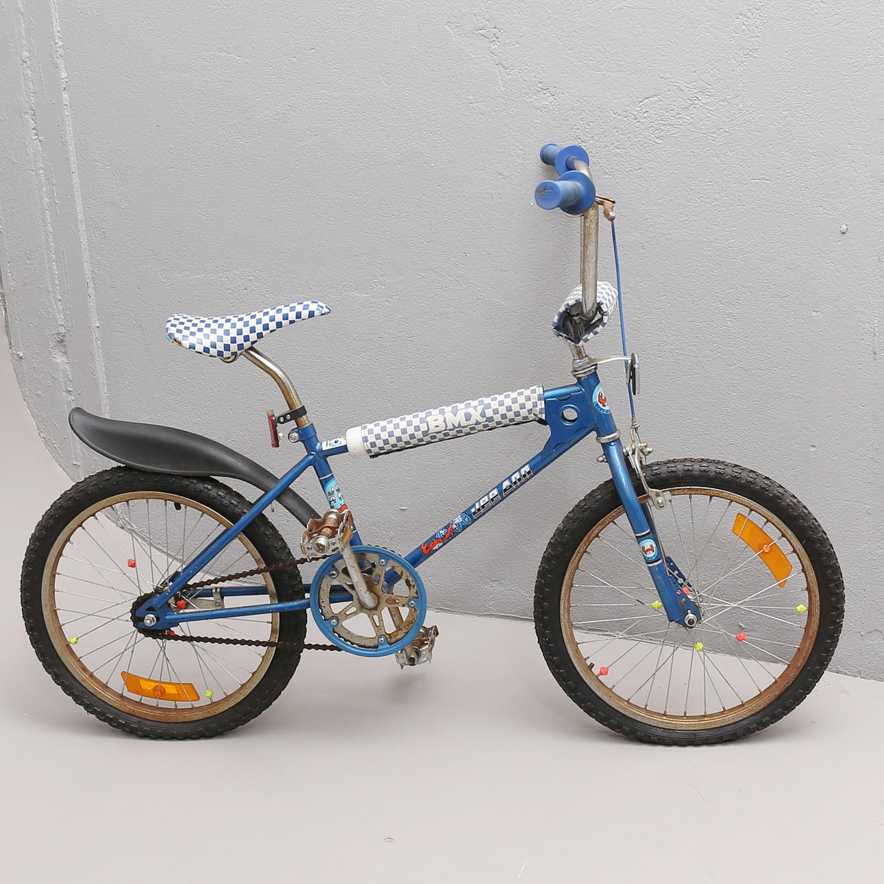 CHILDREN'S BIKE, Jee Ann.
