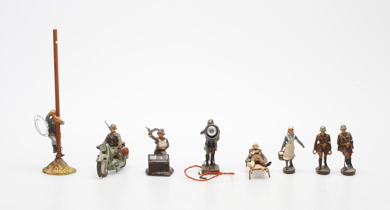 LEKSAKER, 6 delar, Elastolin och Lineol, 1900-talets första hälft.