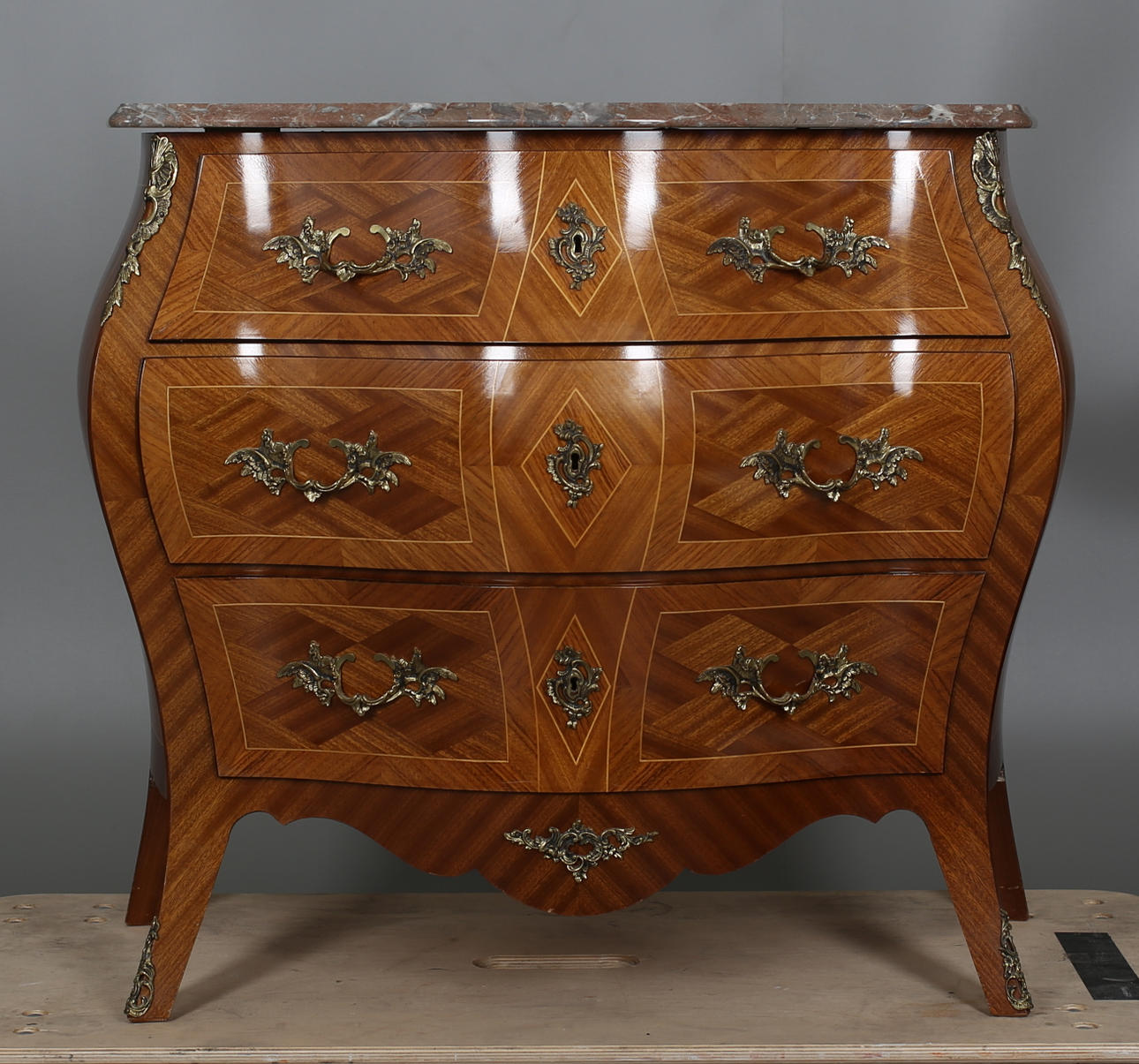 Kommode -stil kontor, midten af det 20. århundrede.