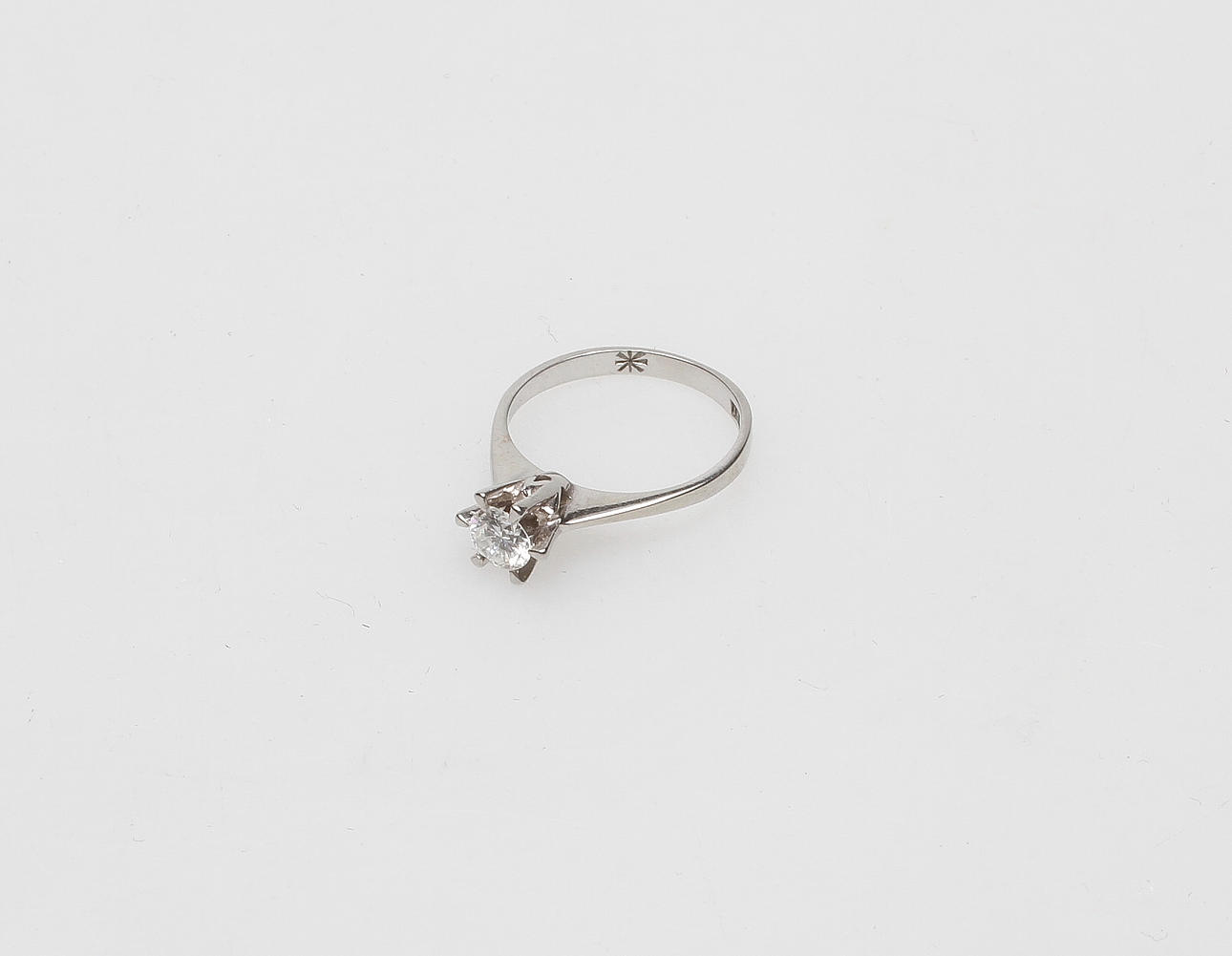 PRINCESSRING, vitguld 18k med briljantslipad diamant 0,35 ct.