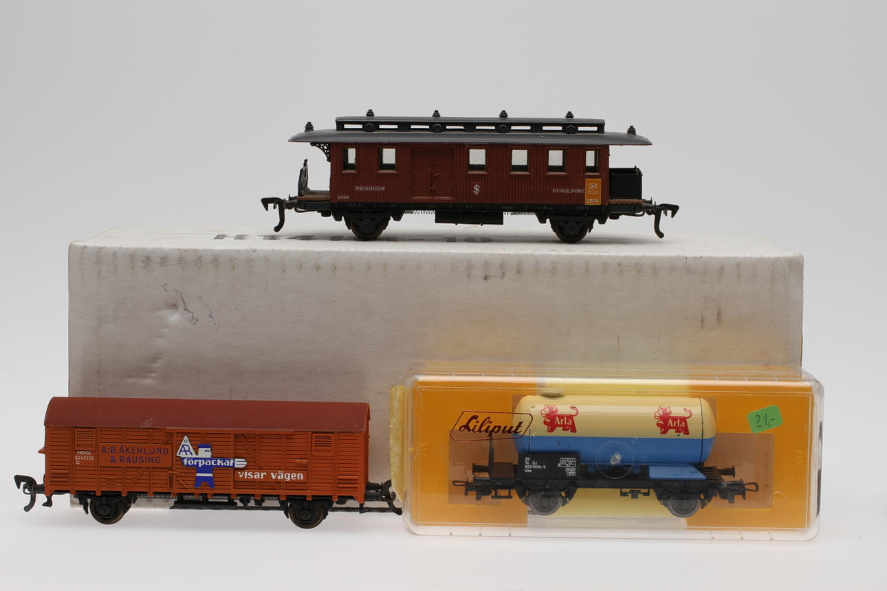 TÅGVAGNAR POCHER och LILIPUT.