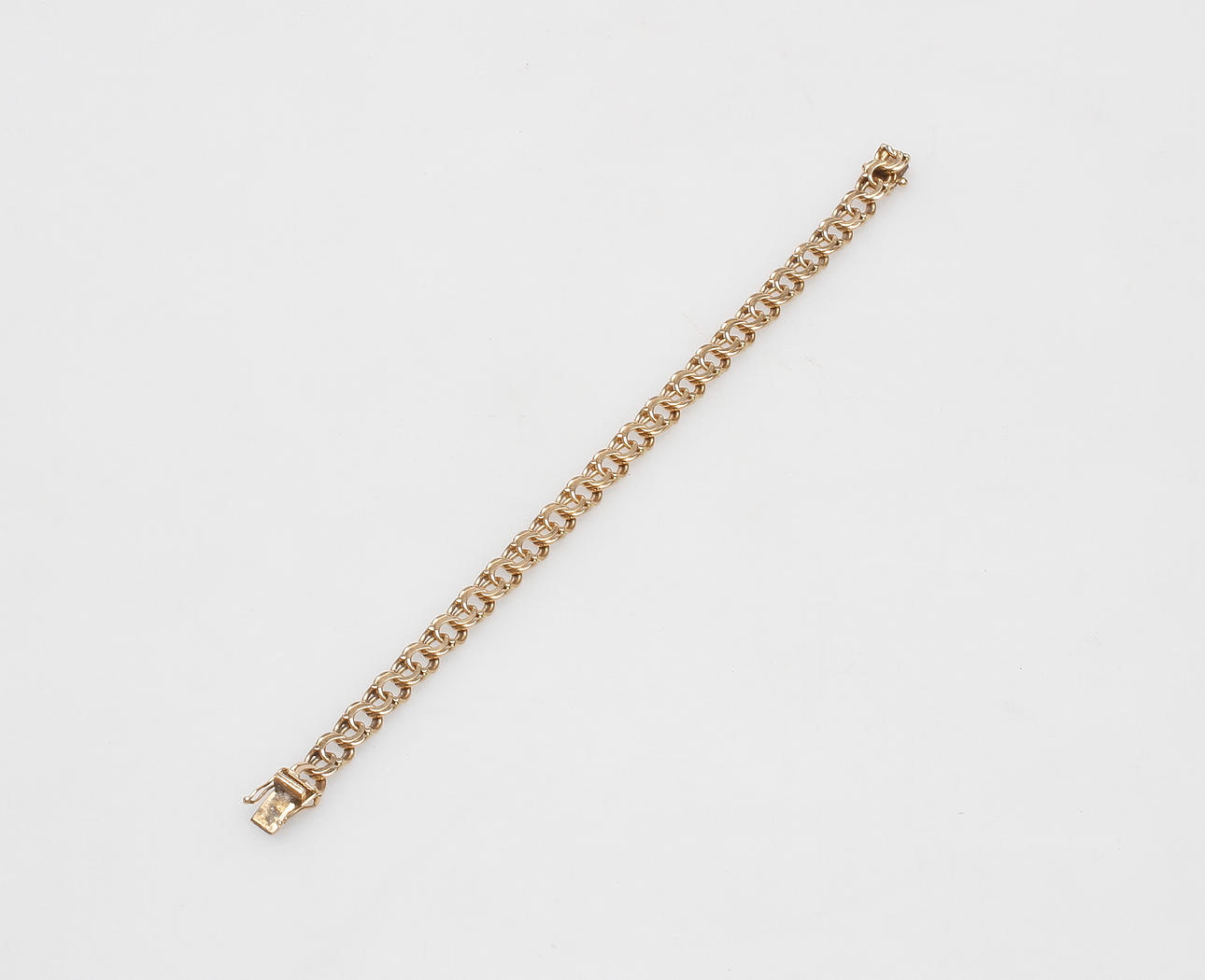 ARMBAND, guld 18k, "Bismarck", vikt ca 18,7 gram.