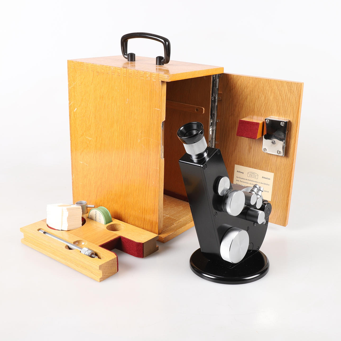 ABBE REFRACTOMETER, Carl Zeiss, Jena.