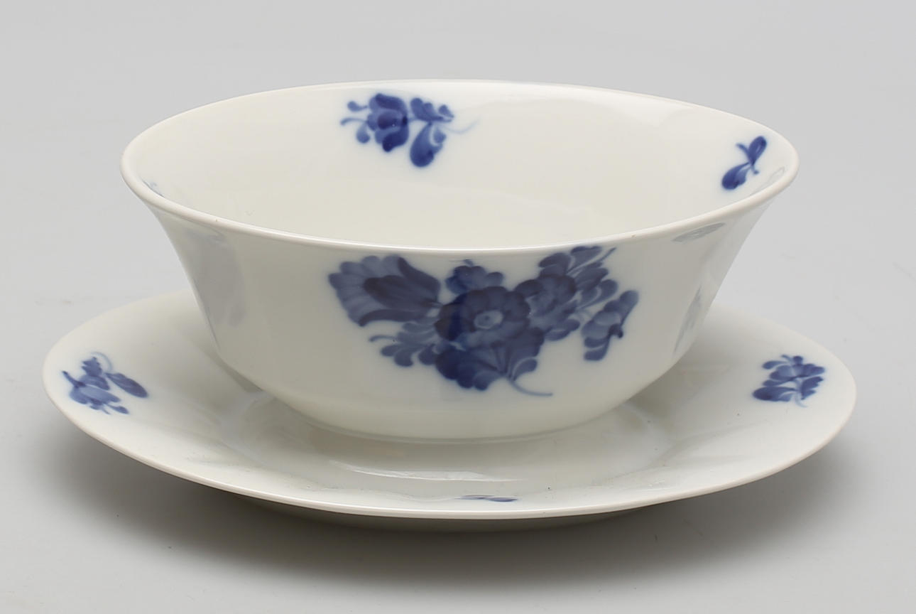 SÅSSKÅL, Blå blomst, Royal Copenhagen, Denmark.