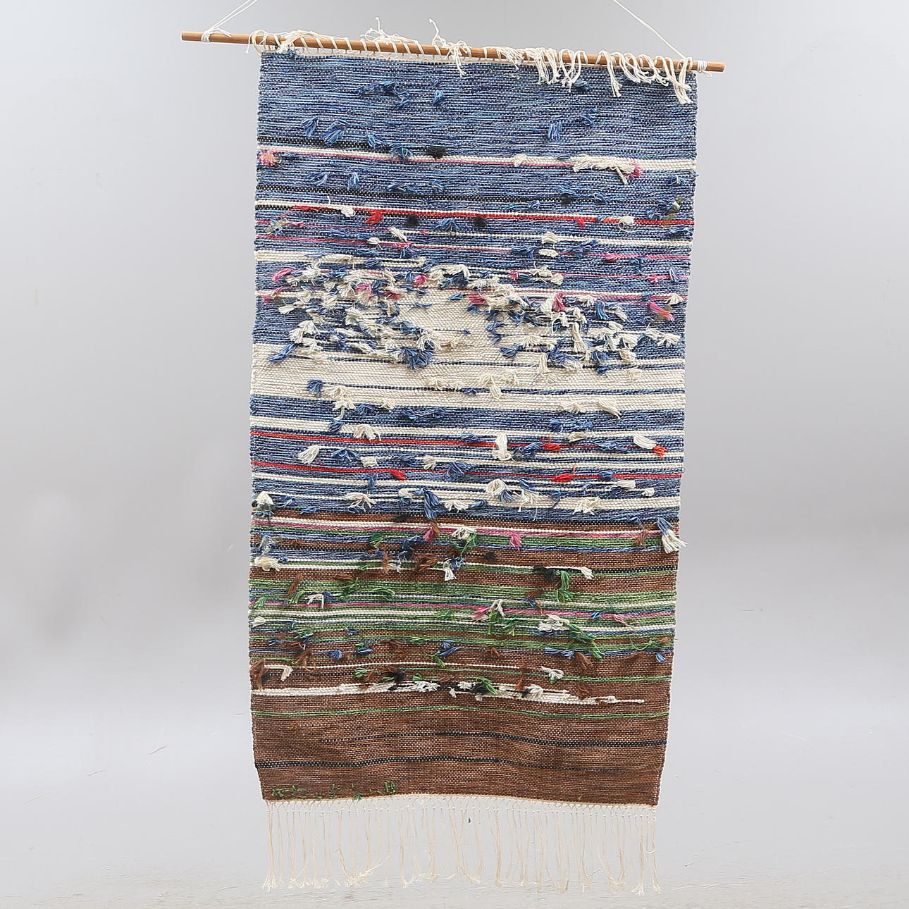 VÄGGVÄVNAD, signerad, 1900-tal.