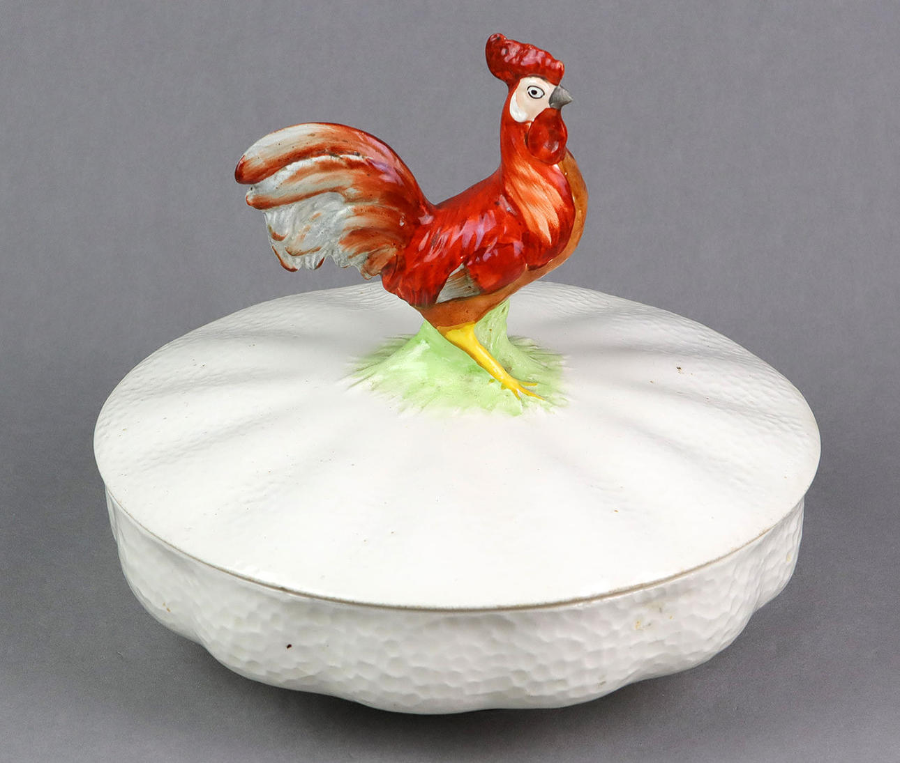 Max Roesler Deckelterrine mit Hahn.