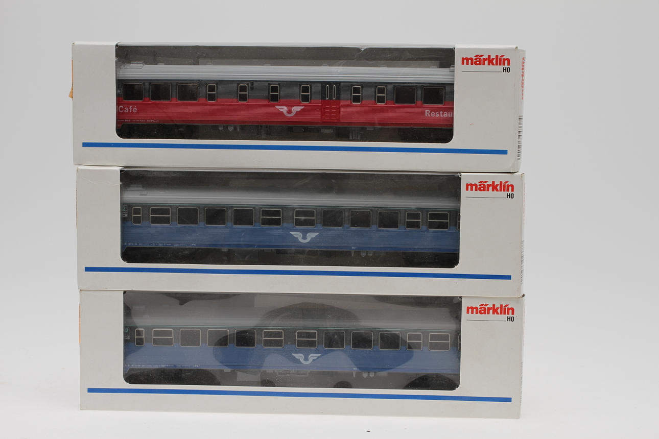 MÄRKLIN SVENSKA VAGNAR 2x4377, 4378.