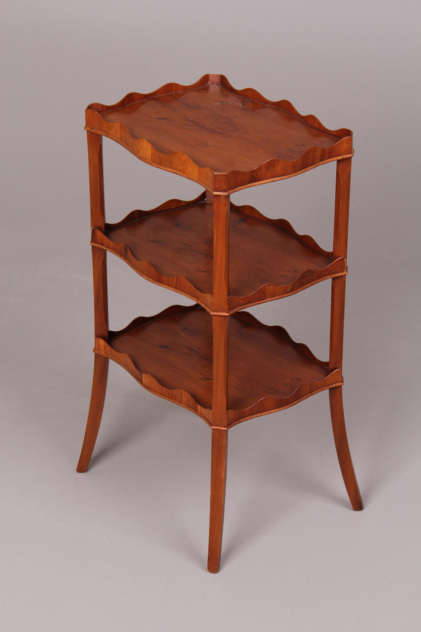 ETAGERE, idegran, England, 1900-tal.