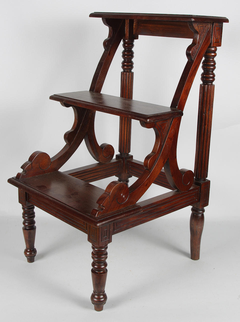 BIBLIOTEKSSTEGE, viktoriansk stil, betsat trä, samtida.