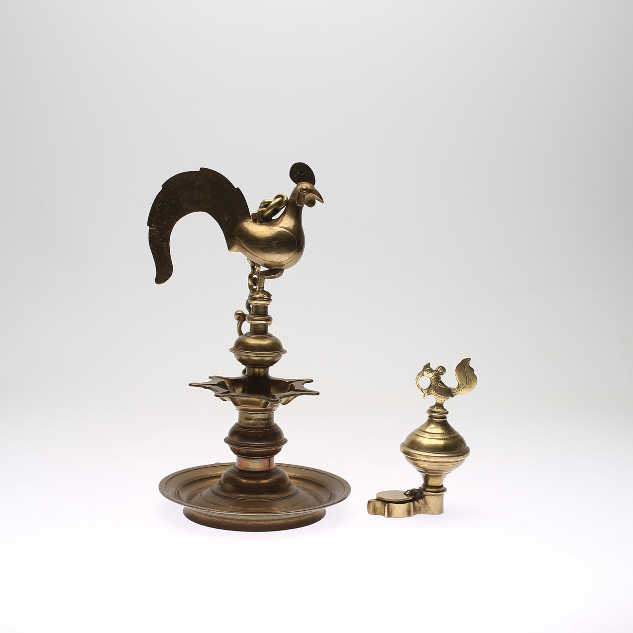 RÖKELSEKAR, 2 st, troligen orientaliska.