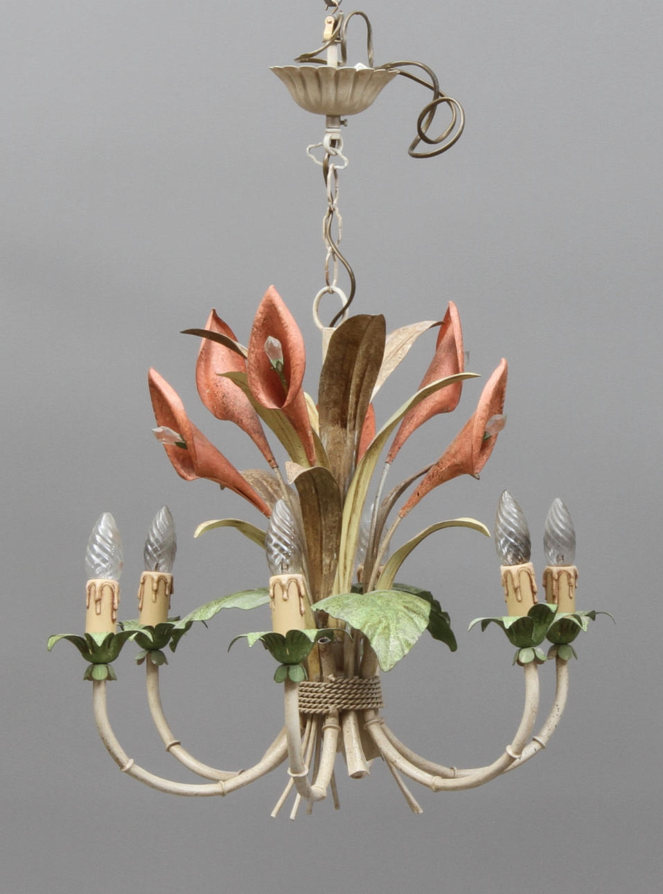 TAKLAMPA, metall, i form av blomsterbukett, omkring 1900-talets mitt.