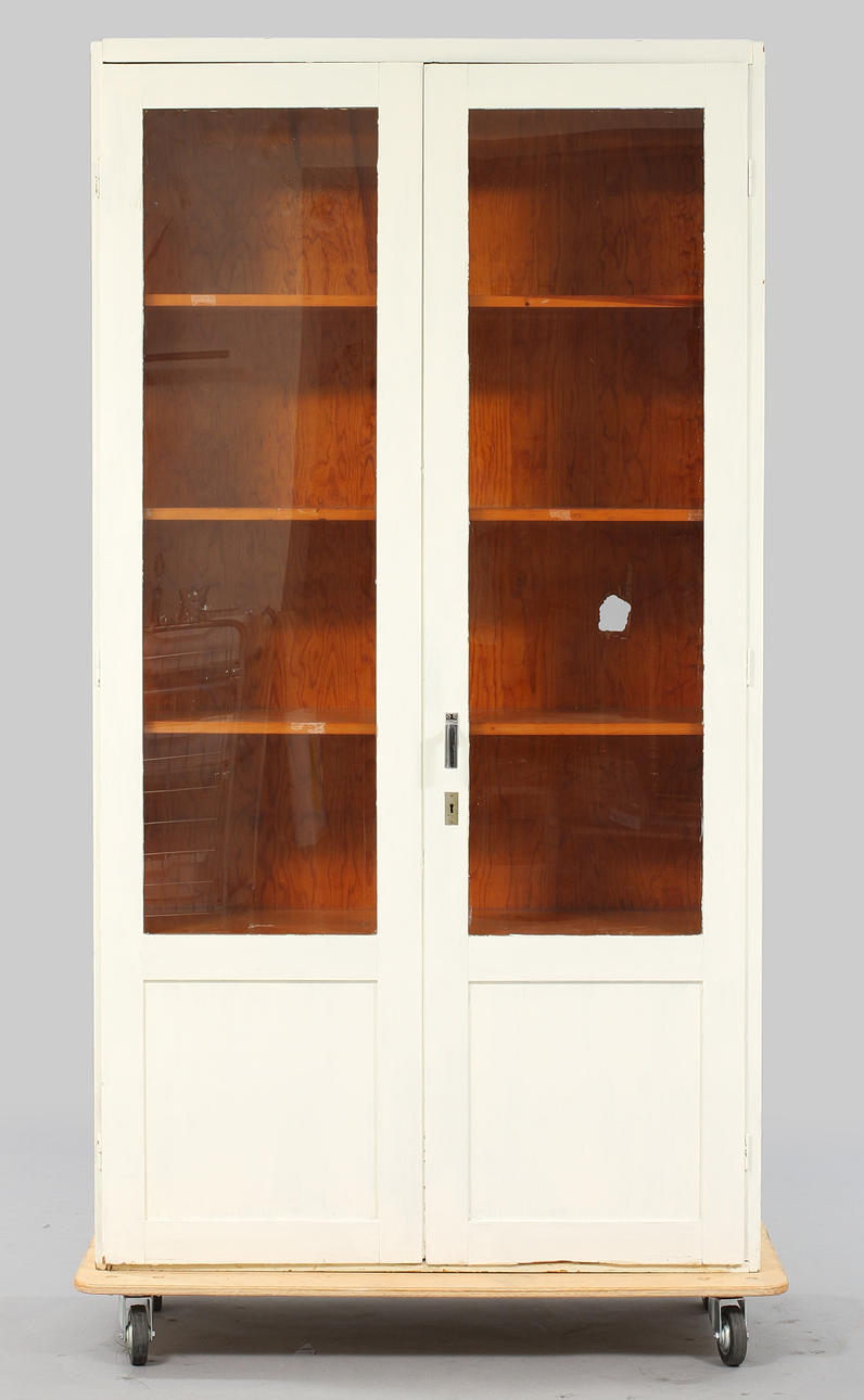 LABORATORIESKÅP, 1900-talets mitt.