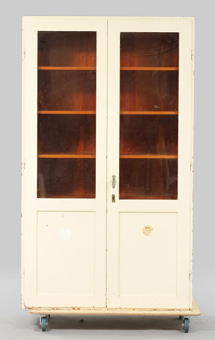 LABORATORIESKÅP, 1900-talets mitt.