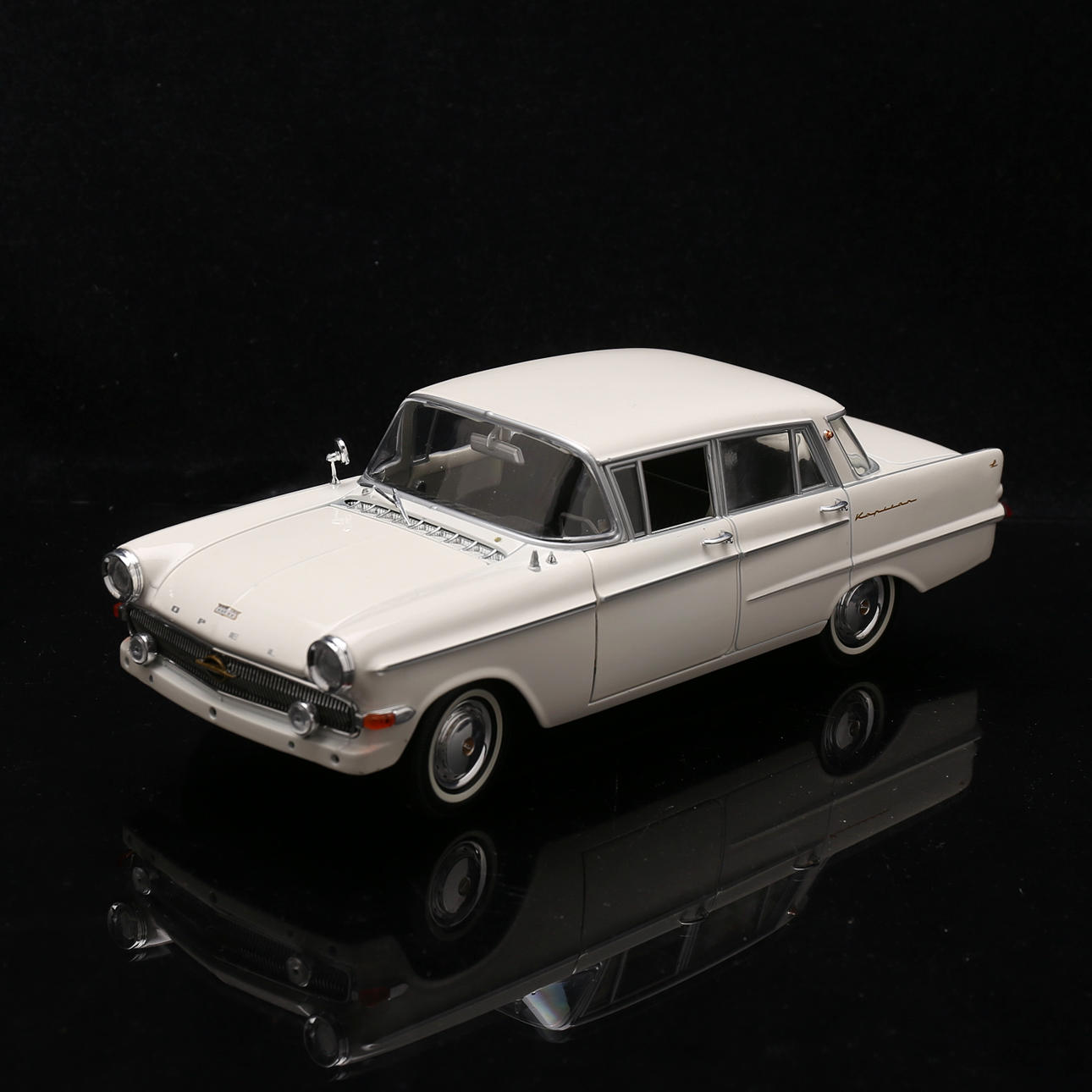 MODELLAUTO, Metall, Opel Kapitän, Revell.