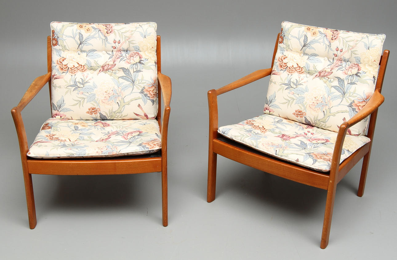 FÅTÖLJER 1 par, teak, 1900-tal.