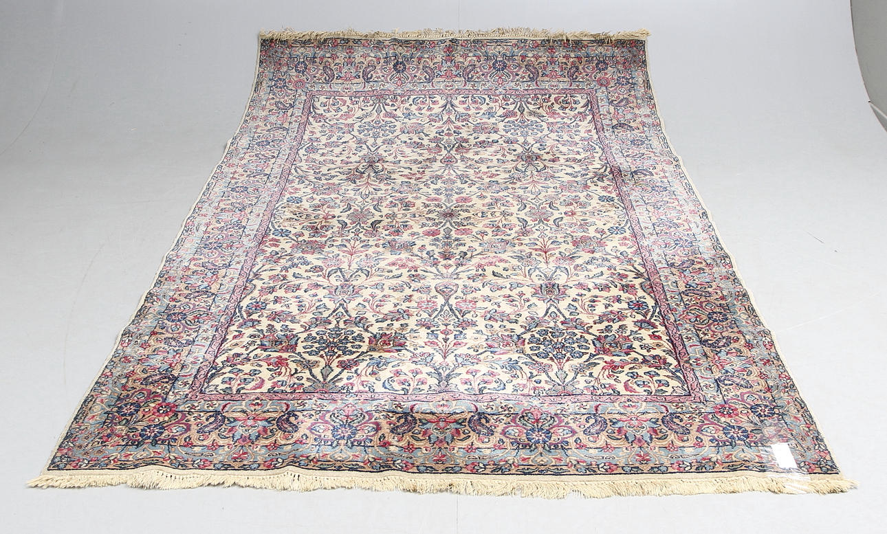 MATTA, Orientalisk, semi antik, Kirman, 300 x 195 cm.