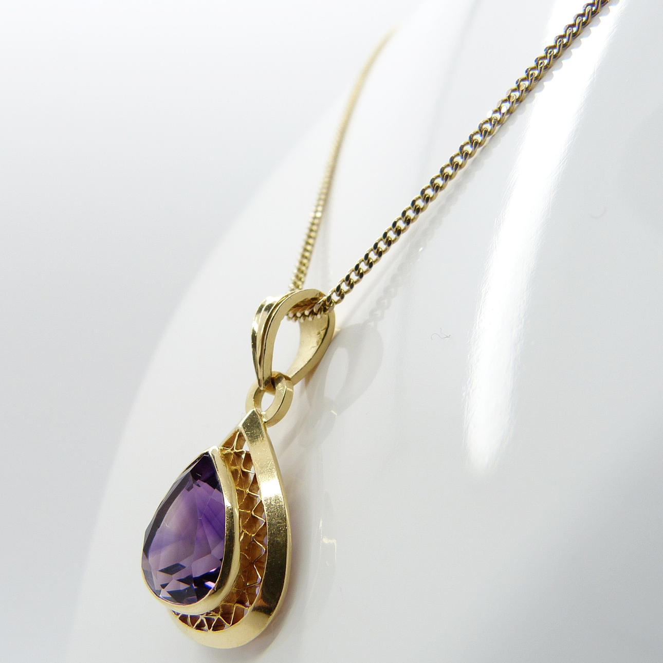 AMETHYST & GOLD HALSKETTE.