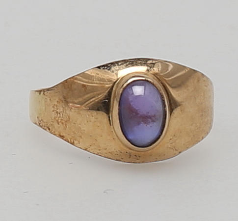 ENSTENSRING, rödguld, 18 K. Totalvikt 2,5 gram.