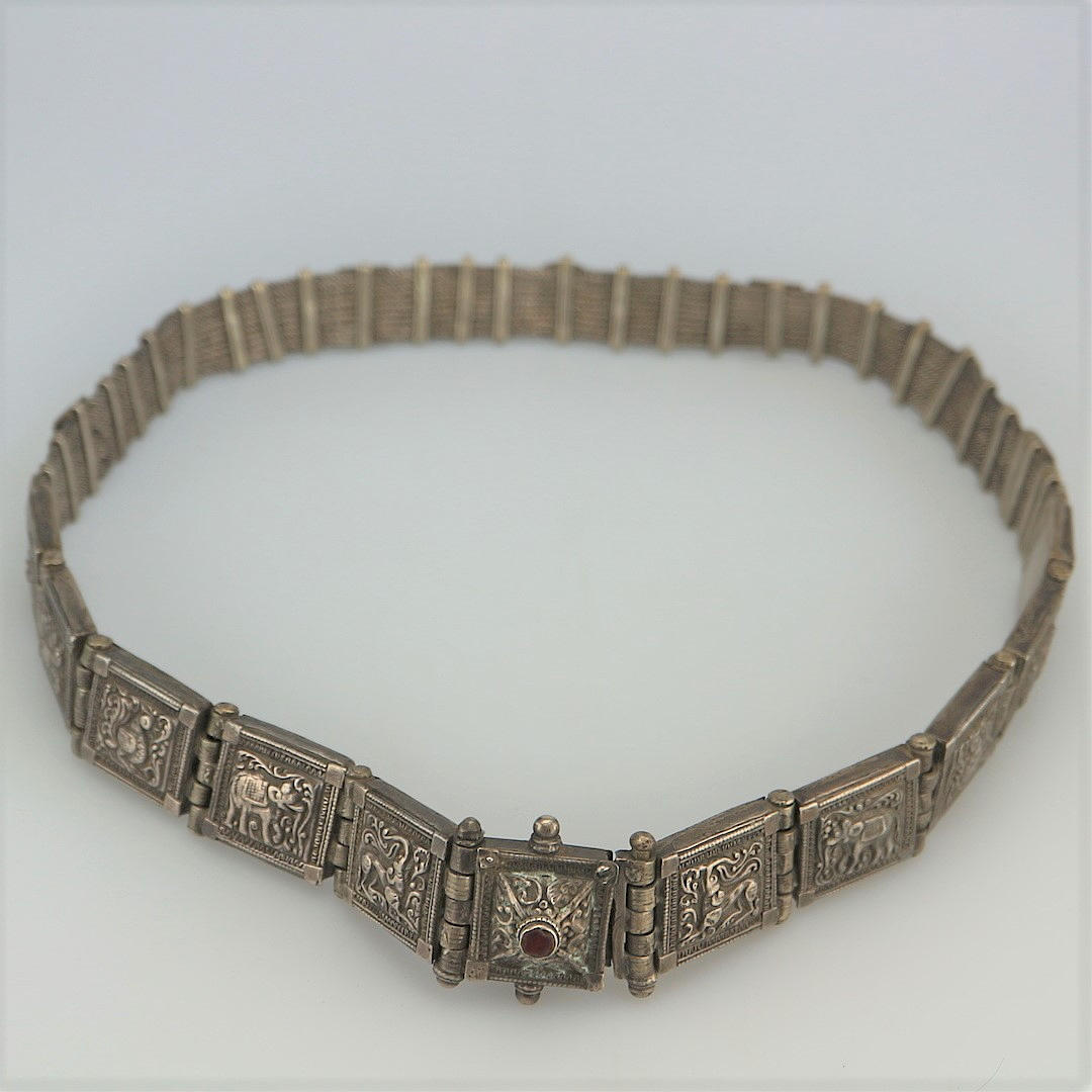 SILBER GÜRTEL MIT KARNEOL ASIEN ANTIK.