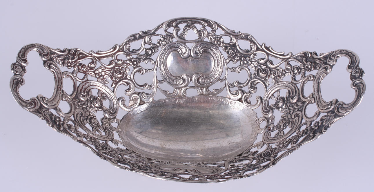 GALLERSKÅL med handtag, silver, vikt= 145 gram.