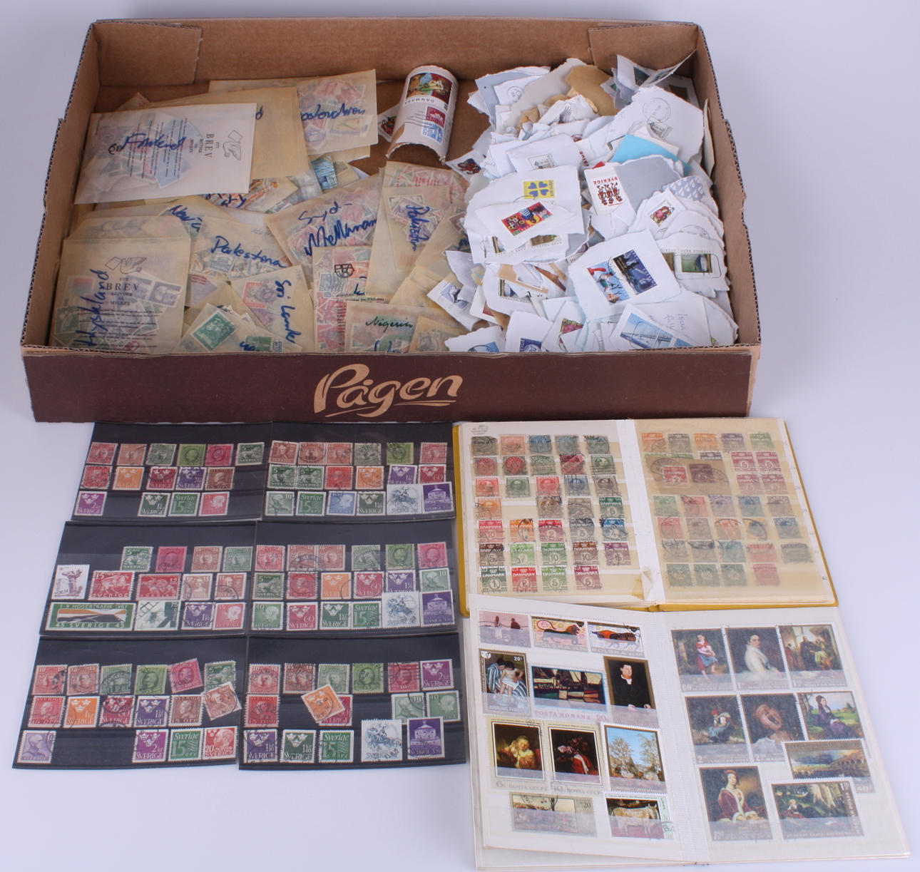 FRIMÄRKEN, ett parti, svenska / utländska frimärken.