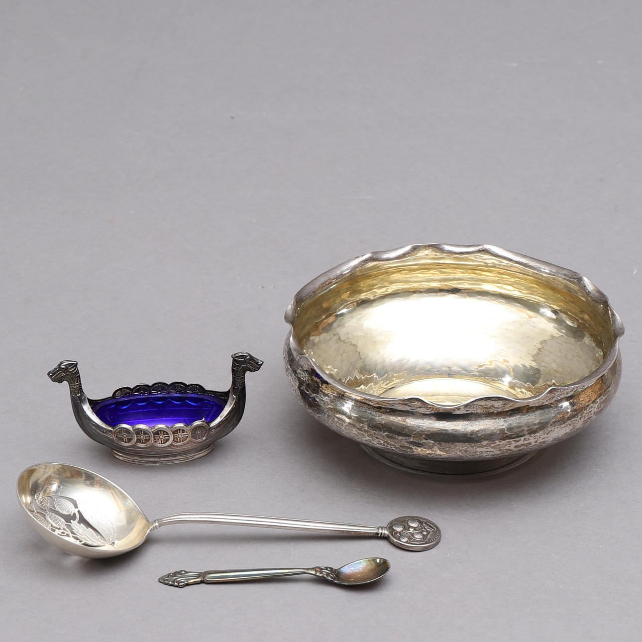 SILVERFÖREMÅL, 3 st, bl.a. Emil O Möller.