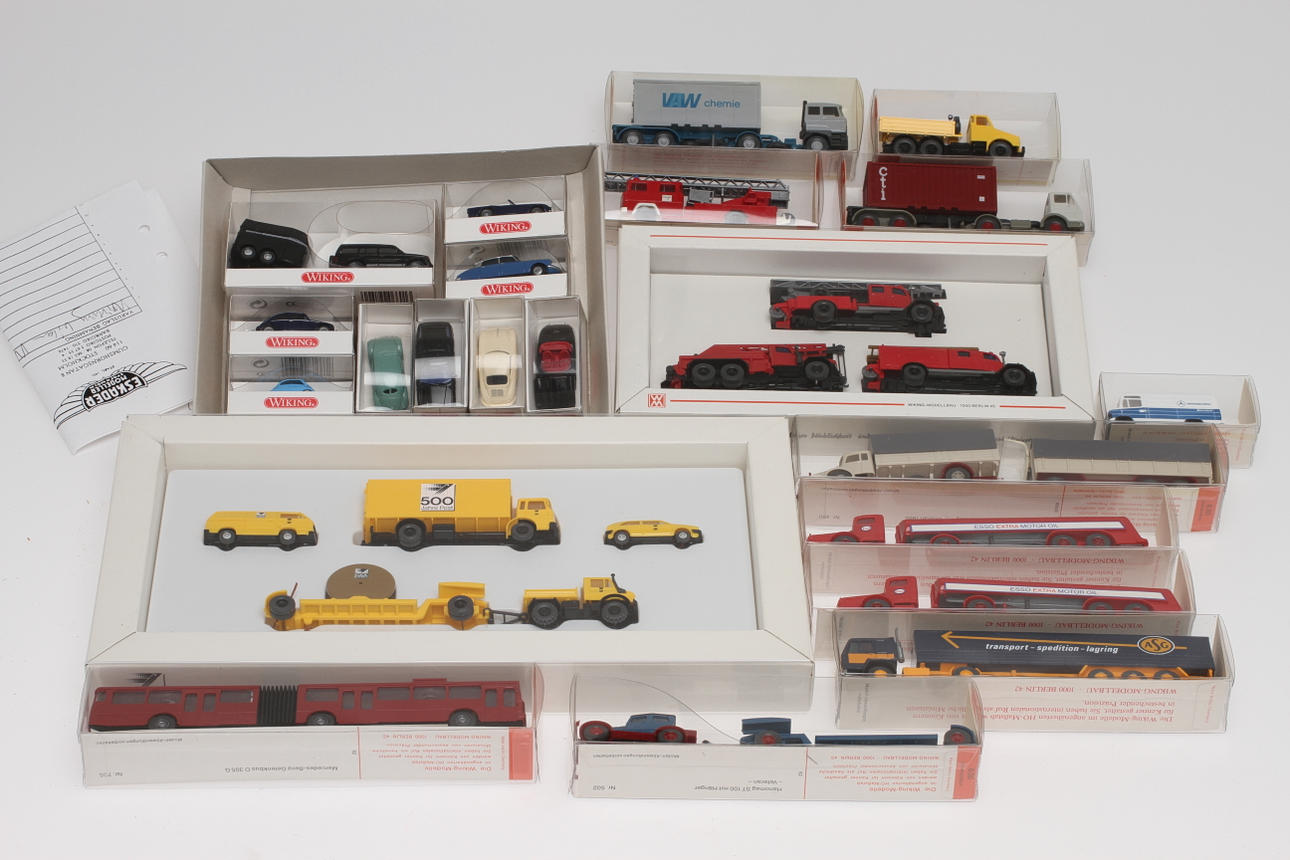 WIKINGBILAR, cirka 25 stycken.