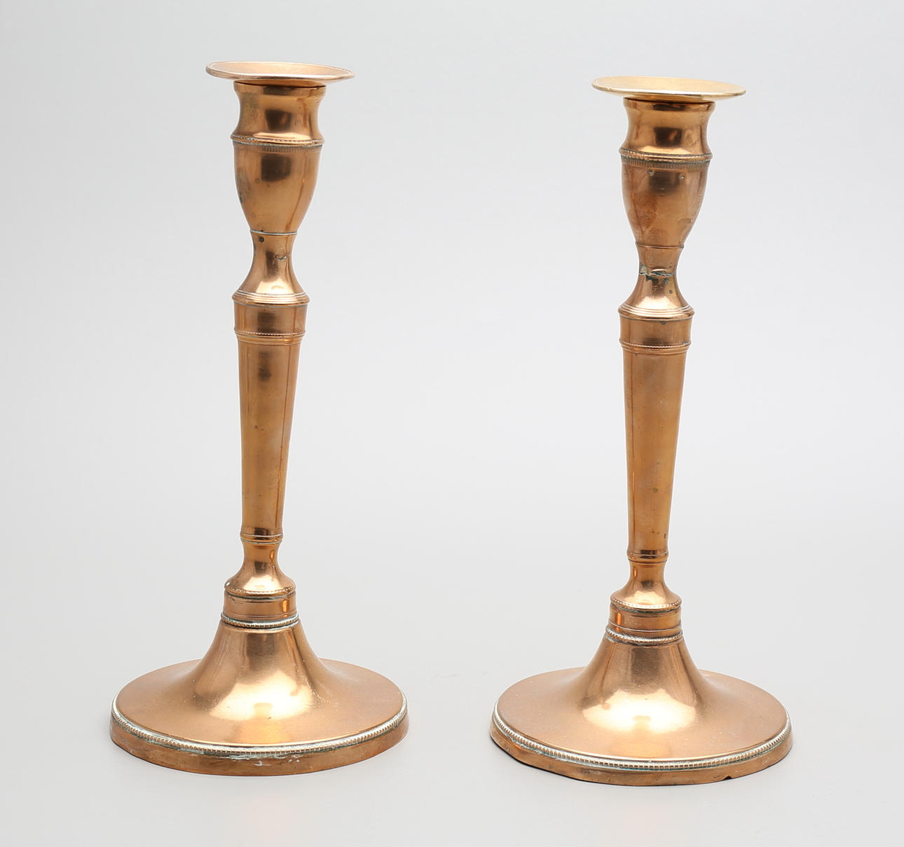 LJUSSTAKAR, mässing, 1800-talets mitt.