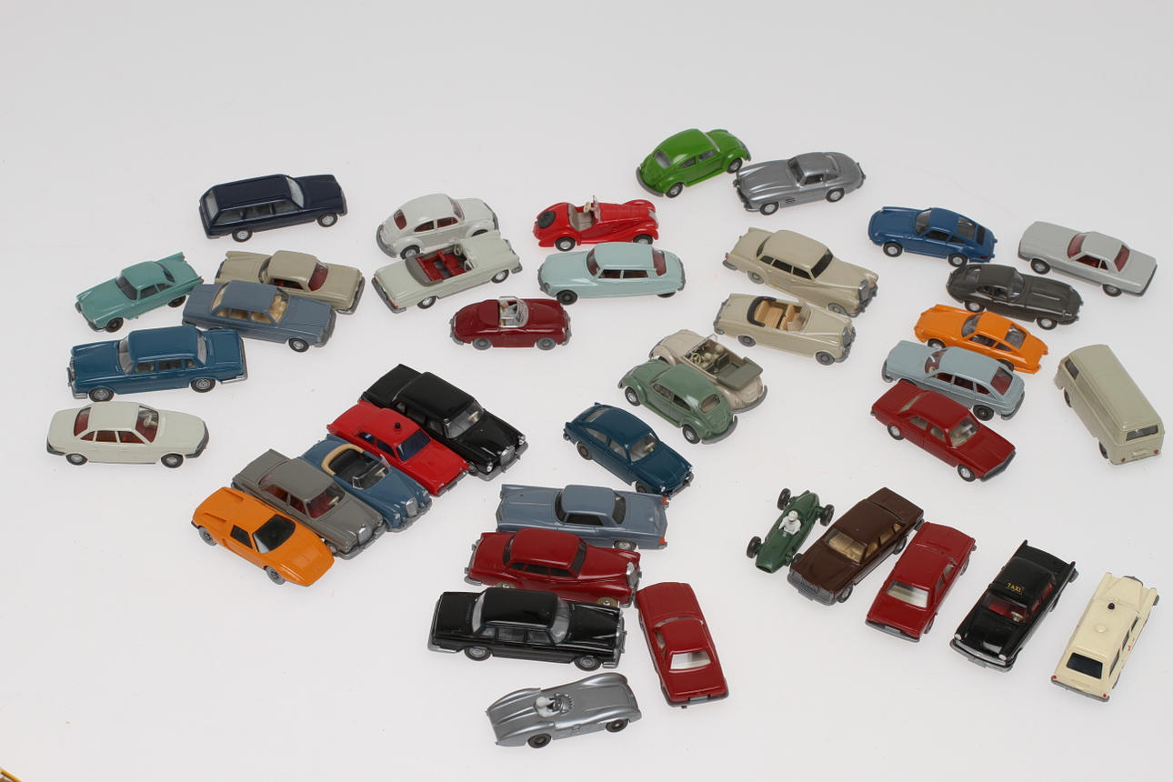 WIKINGBILAR, cirka 40 stycken.