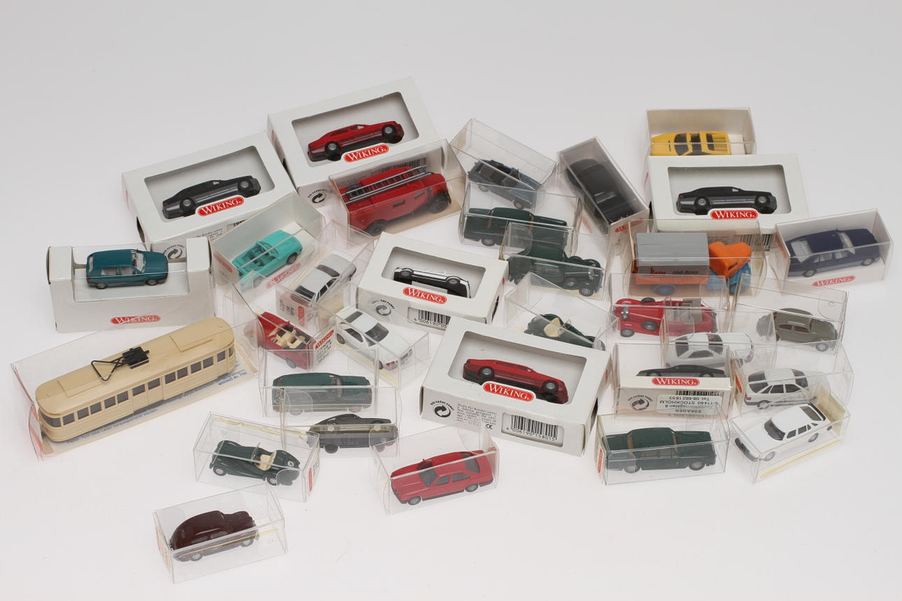 WIKINGBILAR, cirka 30 stycken i originalkartonger.