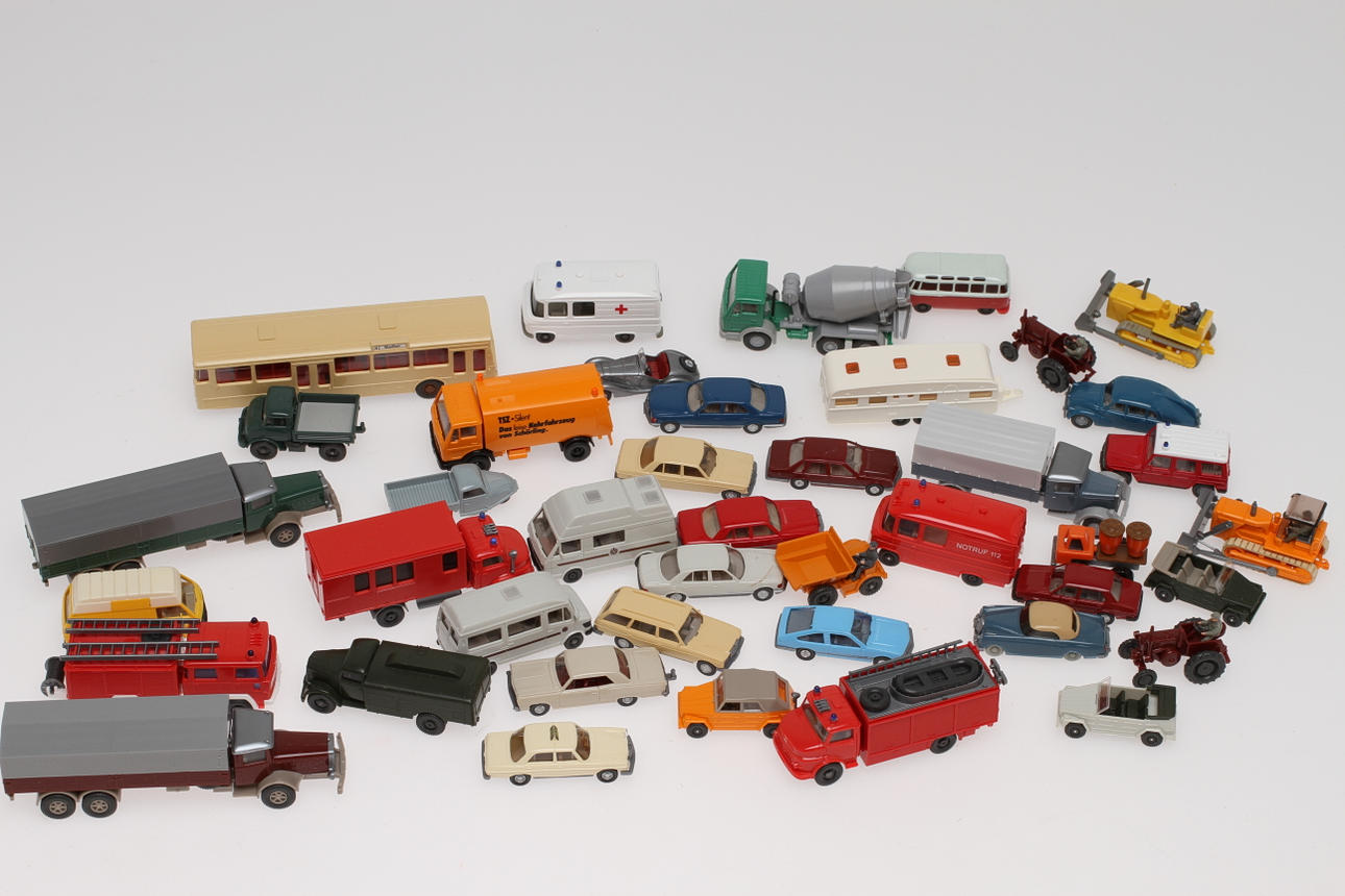 WIKINGBILAR, cirka 40 stycken.