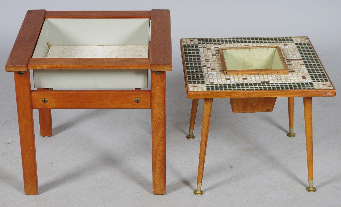 BLOMSTERBORD, 2 stycken, teak/mosaik/plast, 1950/60 -tal.