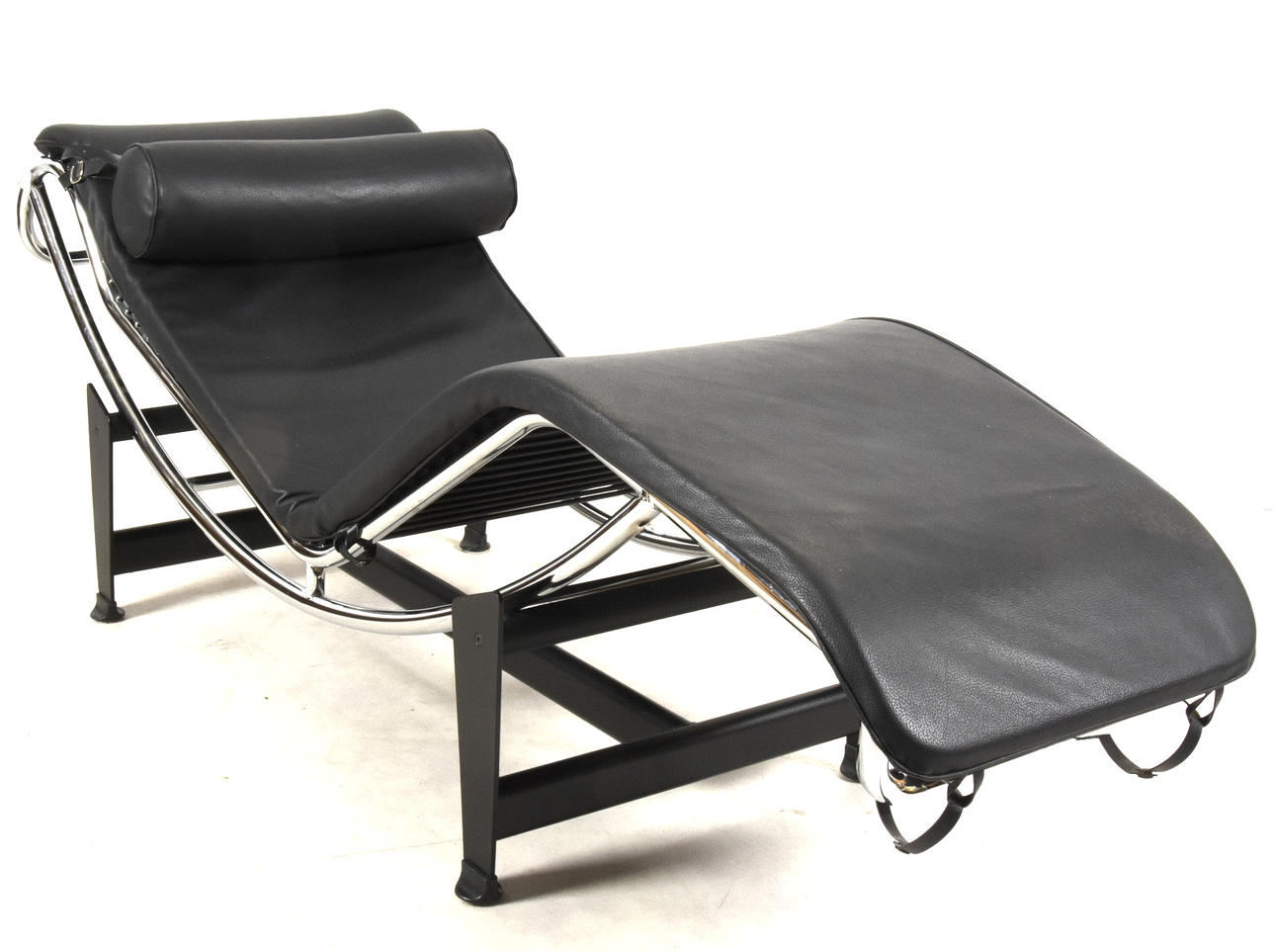 LIGGFÅTÖLJ, Efter Le Corbusier, LC4.