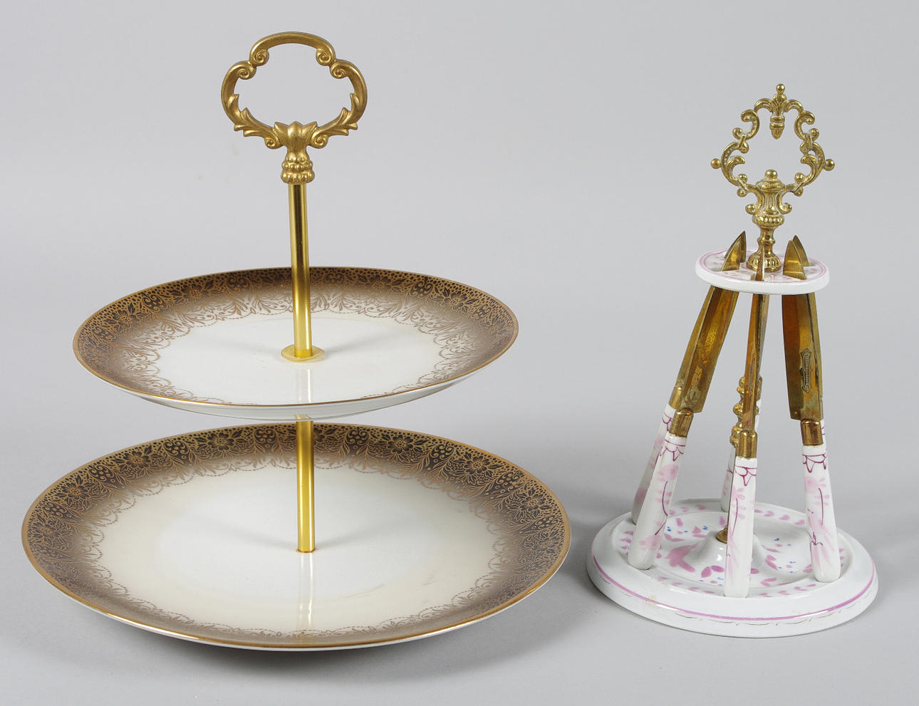 VÅNINGSFAT SAMT FRUKTKNIVAR, porslin/mässing.