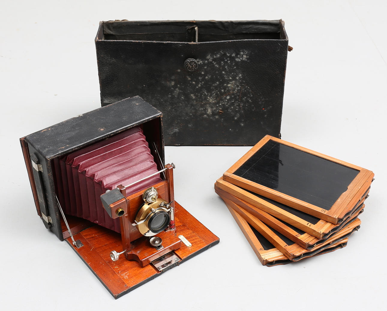 BÄLGKAMERA med PLÅTAR, Gundlach Optical Company, USA, tidigt 1900-tal.