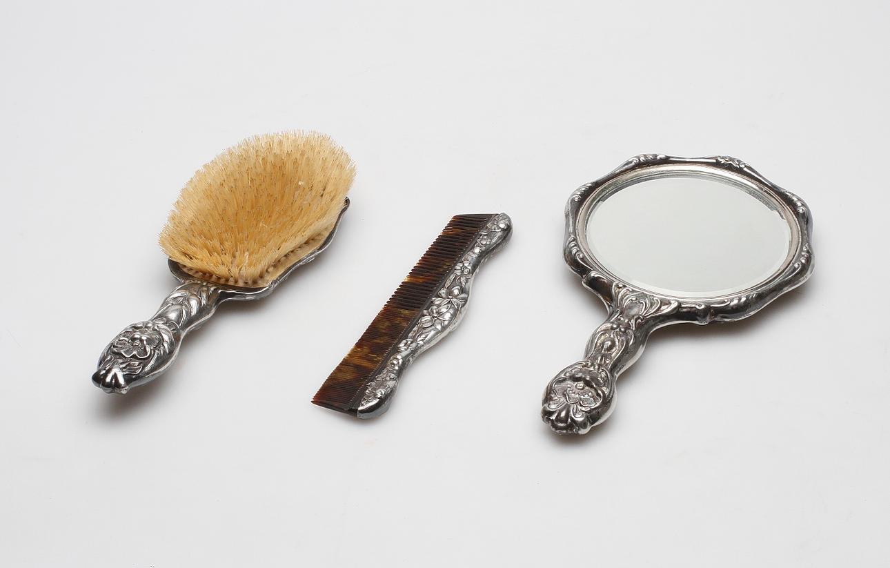 TOALETTSET, 3 delar, sterlingsilver, art noveau, Empire Art Metall Works, USA.