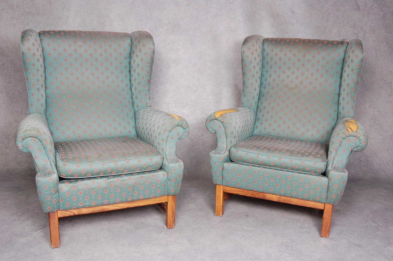 ÖRONLAPPSFÅTÖLJER,1 par, 1900-tal.