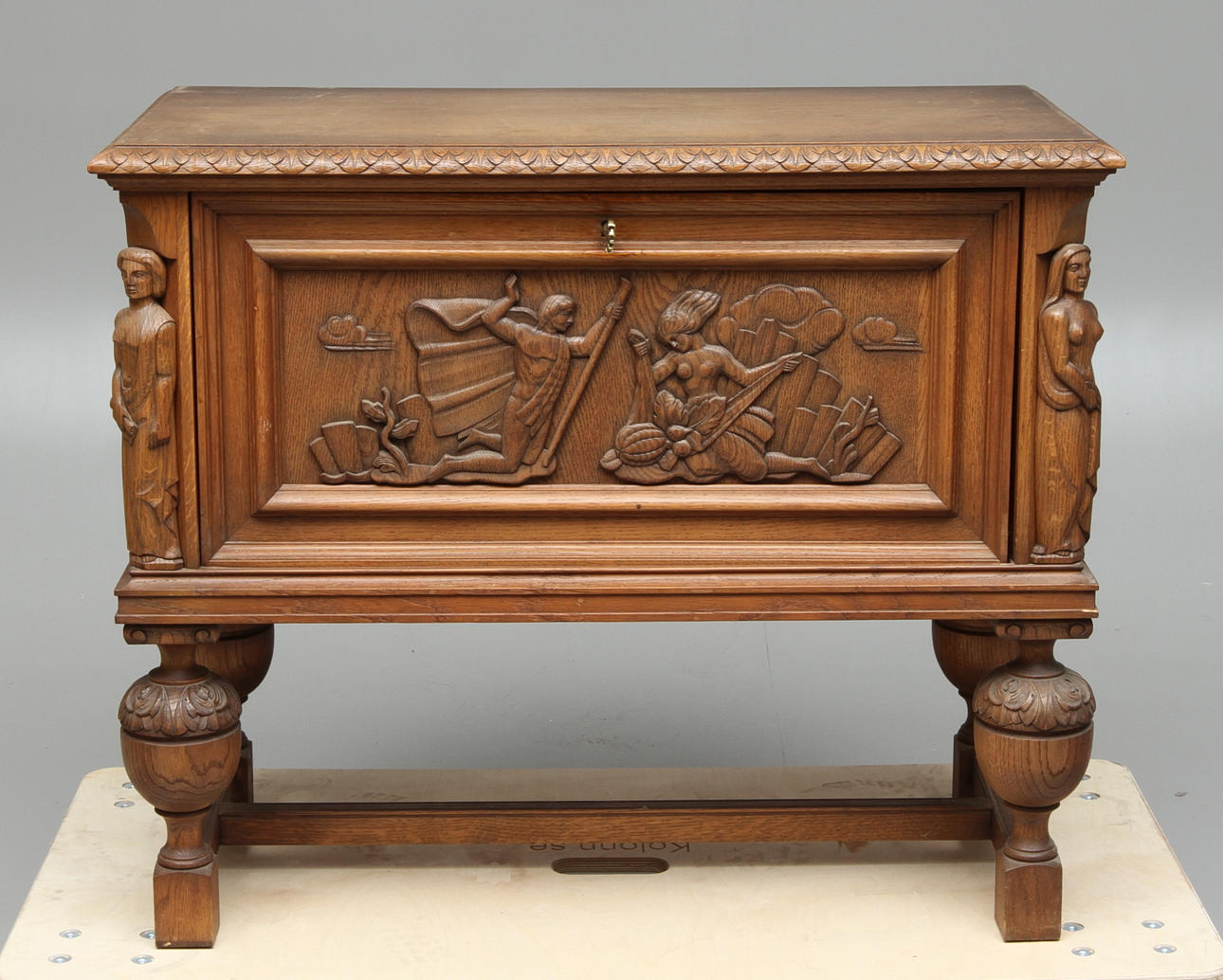SIDEBOARD, barockstil, ek, 1900-tal.