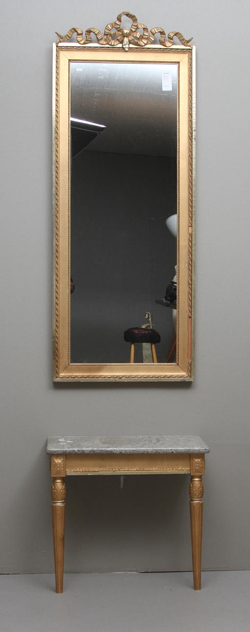 SPEGEL och TRYMÅ med stenskiva, gustaviansk stil, 1900-tal.