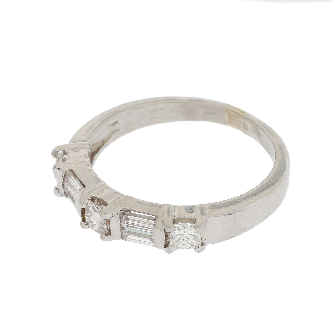 RING, Platina, med diamanter, totalt ca 0,65 ct.