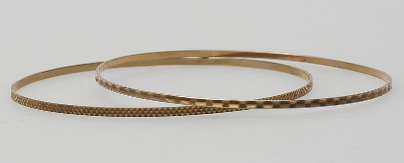 GULDARMBAND (2). Märkta 333. (8K). Totalvikt 5,8 gram.