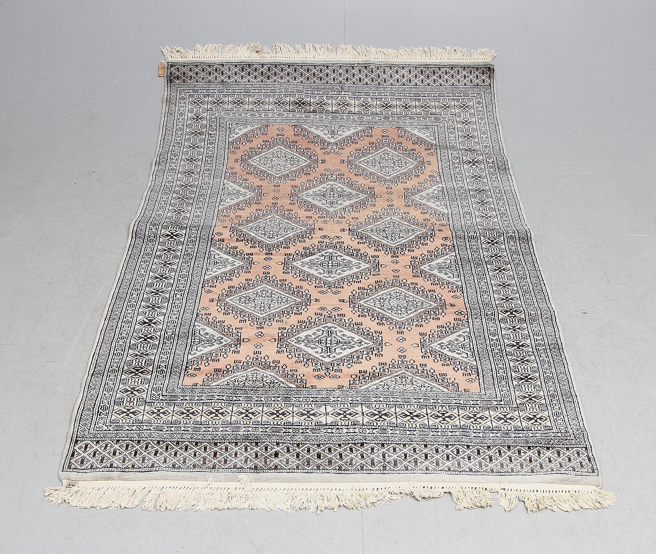 MATTA, orientalisk,127x186 cm.