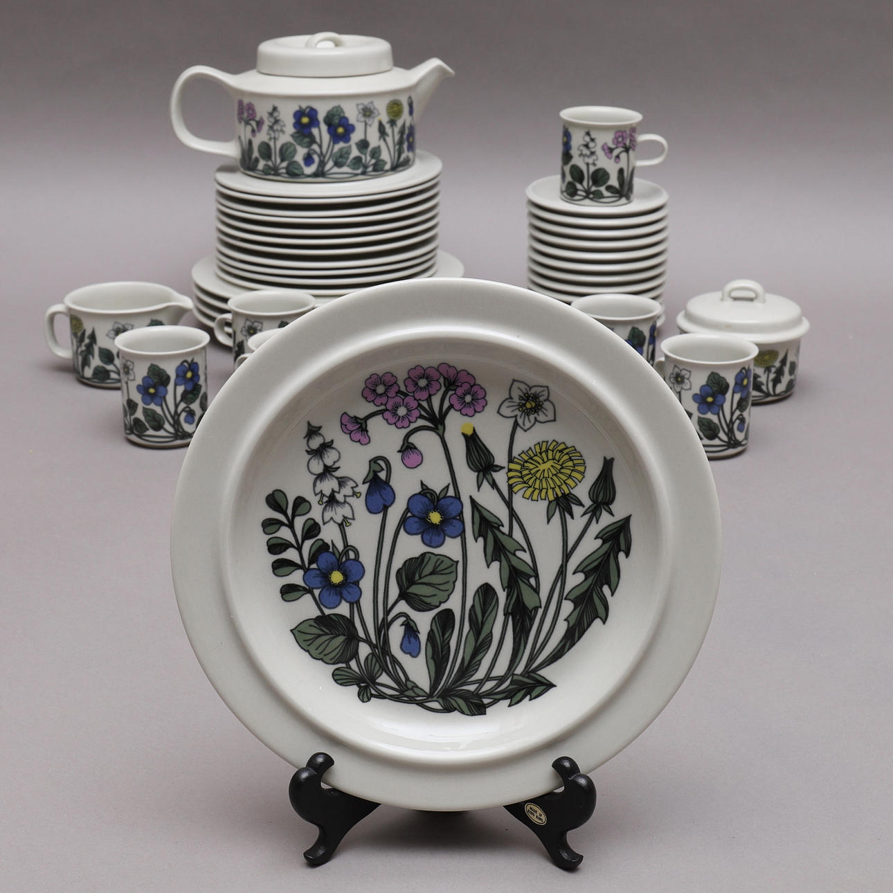 SERVISDELAR, 41 delar, "Flora", Esteri Tomula, Arabia.