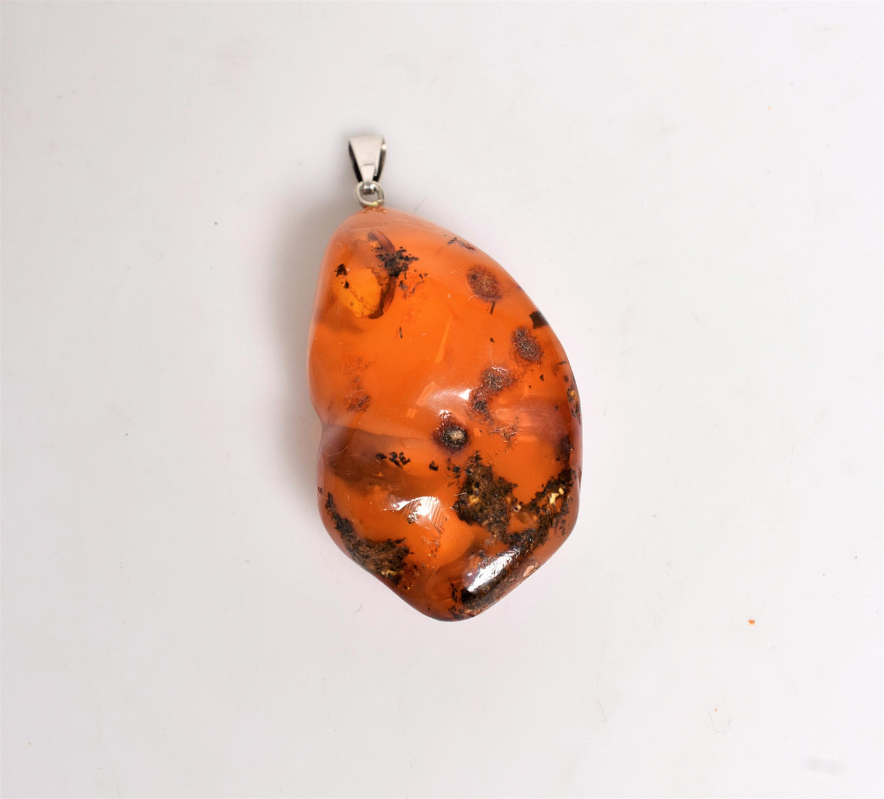 HÄNGE BÄRNSTEN vikt 15,23 g.