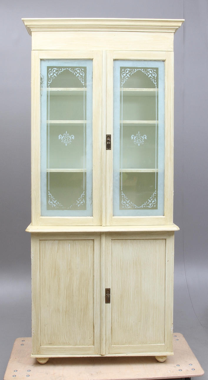 VITRINSKÅP, 1900-tal.